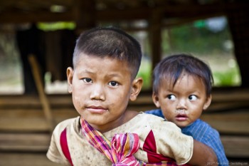 Petits frères, Hoify, Laos